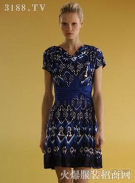 依缇女装 典雅时尚，演绎现代女性魅力